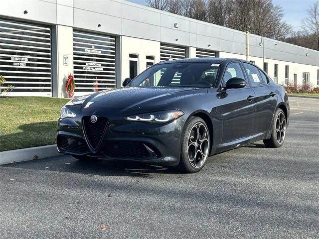 2025 Alfa Romeo Giulia GIULIA INTENSA AWD