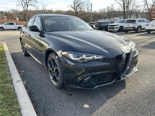 2025 Alfa Romeo Giulia GIULIA INTENSA AWD