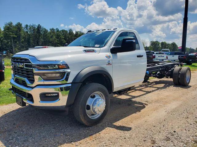 2026 RAM Ram 5500 Chassis Cab RAM 5500 TRADESMAN CHASSIS REGULAR CAB 4X4 108 CA