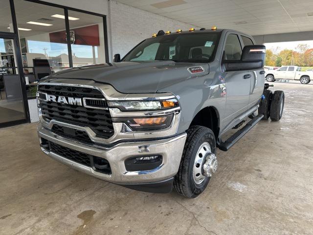 2026 RAM Ram 3500 Chassis Cab RAM 3500 TRADESMAN CREW CAB CHASSIS 4X4 60 CA 2026 RAM Ram 3500 Chassis Cab RAM 3500 TRADESMAN CREW CAB CHASSIS 4X4 60 CA