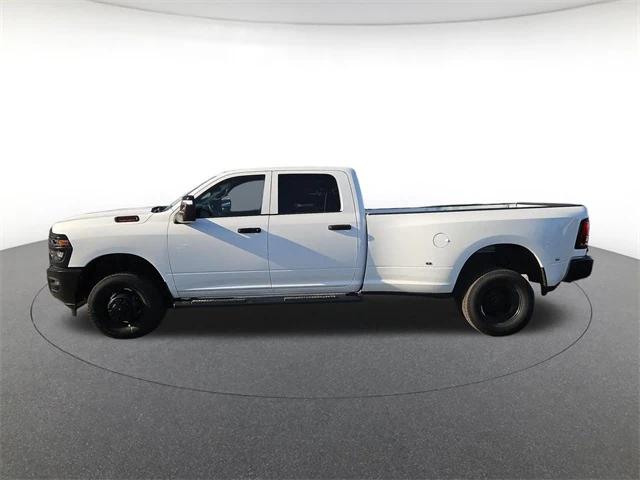 2026 RAM Ram 3500 RAM 3500 TRADESMAN CREW CAB 4X4 8 BOX