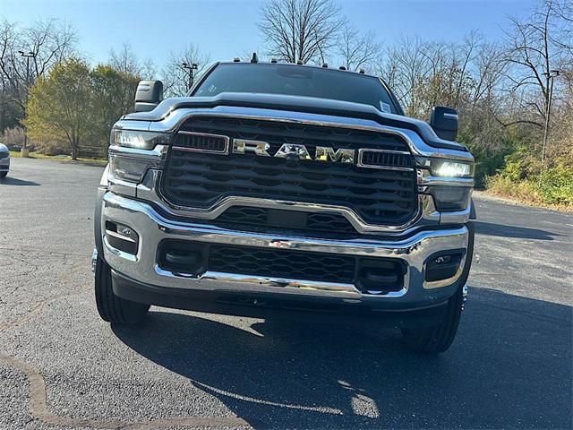 2026 RAM Ram 5500 Chassis Cab RAM 5500 TRADESMAN CHASSIS CREW CAB 4X4 84 CA 2026 RAM Ram 5500 Chassis Cab RAM 5500 TRADESMAN CHASSIS CREW CAB 4X4 84 CA