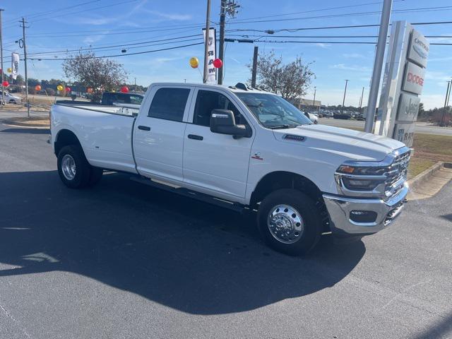 2026 RAM Ram 3500 RAM 3500 TRADESMAN CREW CAB 4X4 8 BOX