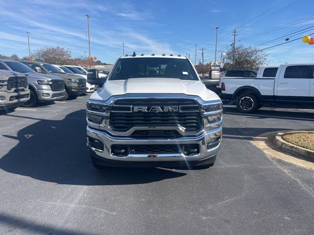 2026 RAM Ram 3500 RAM 3500 TRADESMAN CREW CAB 4X4 8 BOX