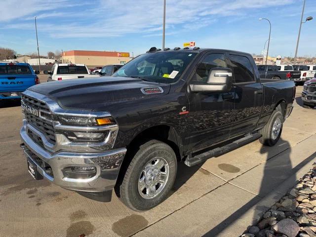 2026 RAM Ram 2500 RAM 2500 TRADESMAN CREW CAB 4X4 64 BOX