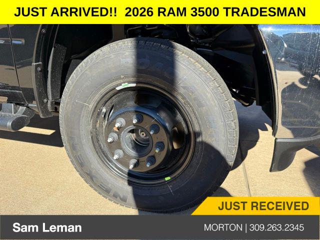 2026 RAM Ram 3500 RAM 3500 TRADESMAN CREW CAB 4X4 8 BOX
