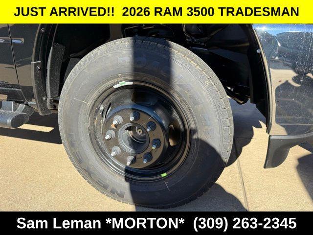 2026 RAM Ram 3500 RAM 3500 TRADESMAN CREW CAB 4X4 8 BOX