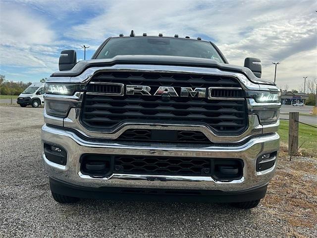 2026 RAM Ram 3500 RAM 3500 TRADESMAN CREW CAB 4X4 8 BOX