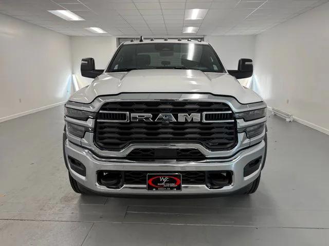 2026 RAM Ram 5500 Chassis Cab RAM 5500 TRADESMAN CHASSIS CREW CAB 4X4 60 CA