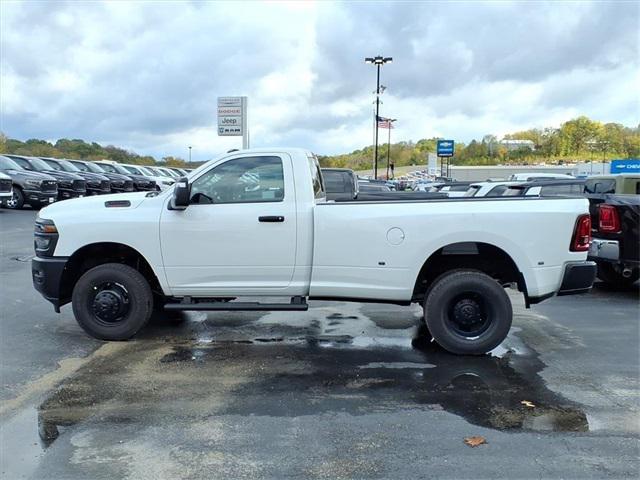 2026 RAM Ram 3500 RAM 3500 TRADESMAN REGULAR CAB 4X4 8 BOX