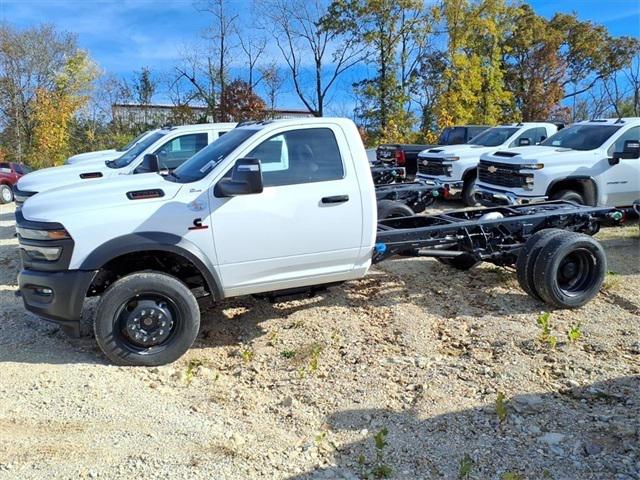 2026 RAM Ram 5500 Chassis Cab RAM 5500 TRADESMAN CHASSIS REGULAR CAB 4X4 84 CA 2026 RAM Ram 5500 Chassis Cab RAM 5500 TRADESMAN CHASSIS REGULAR CAB 4X4 84 CA