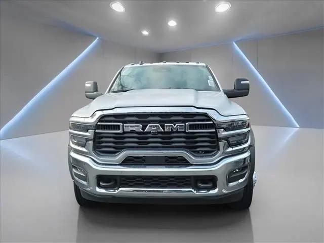 2026 RAM Ram 5500 Chassis Cab RAM 5500 TRADESMAN CHASSIS REGULAR CAB 4X4 60 CA