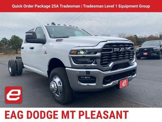 2026 RAM Ram 3500 Chassis Cab RAM 3500 TRADESMAN CREW CAB CHASSIS 4X4 60 CA