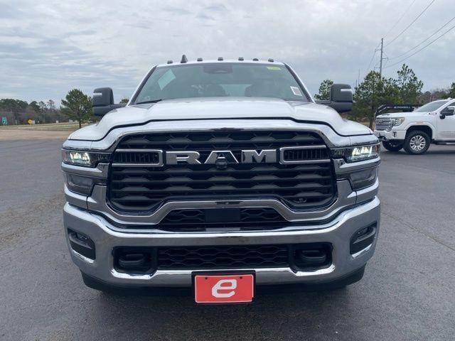 2026 RAM Ram 3500 Chassis Cab RAM 3500 TRADESMAN CREW CAB CHASSIS 4X4 60 CA
