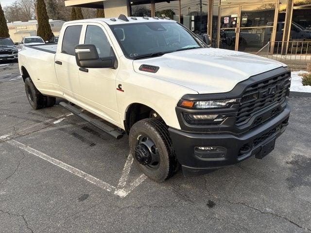 2026 RAM Ram 3500 RAM 3500 TRADESMAN CREW CAB 4X4 8 BOX
