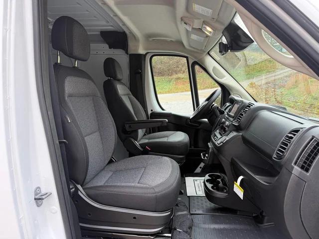 2026 Ram ProMaster Cargo Van Tradesman Low Roof 136" WB w/Pass Seat