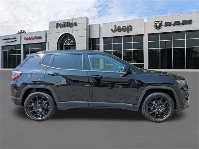 2022 Jeep Compass Altitude FWD