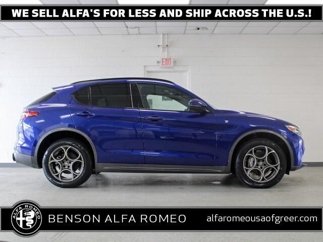 2022 Alfa Romeo Stelvio Ti AWD 2022 Alfa Romeo Stelvio Ti AWD