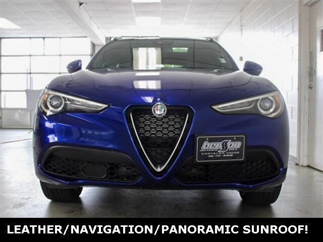 2022 Alfa Romeo Stelvio Ti AWD 2022 Alfa Romeo Stelvio Ti AWD