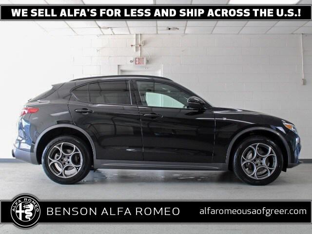 2022 Alfa Romeo Stelvio Ti AWD 2022 Alfa Romeo Stelvio Ti AWD