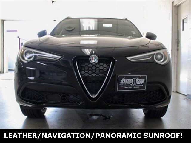 2022 Alfa Romeo Stelvio Ti AWD 2022 Alfa Romeo Stelvio Ti AWD