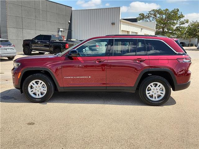 2025 Jeep Grand Cherokee Laredo 4x2