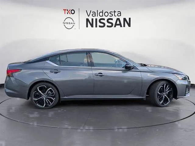 2025 Nissan Altima SR FWD
