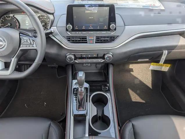 2025 Nissan Altima SR FWD