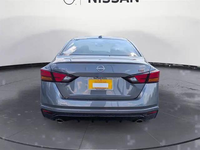 2025 Nissan Altima SR FWD