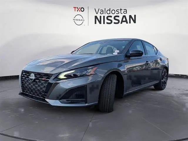 2025 Nissan Altima SR FWD