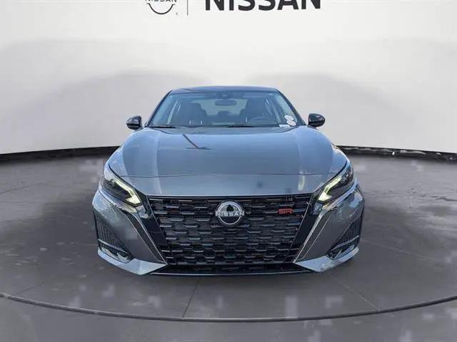 2025 Nissan Altima SR FWD