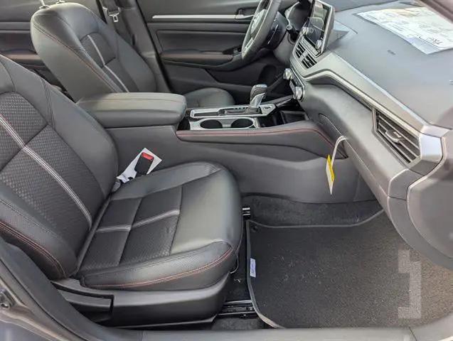 2025 Nissan Altima SR FWD