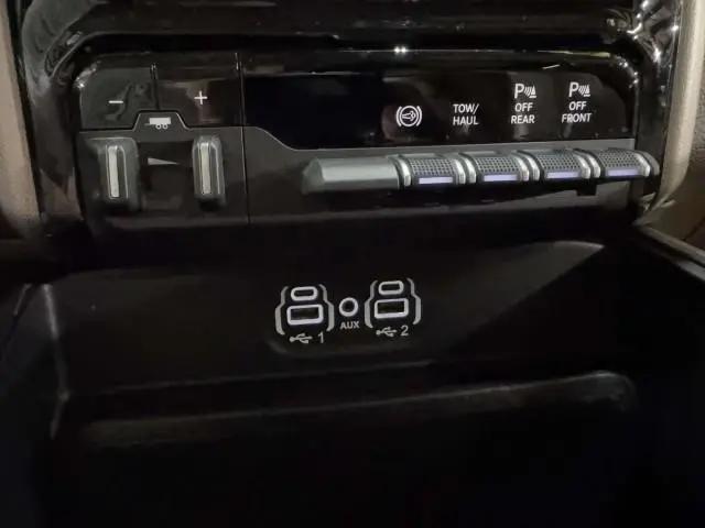 2020 Jeep Ram 2500 Laramie Crew Cab 4x4 6'4" Box