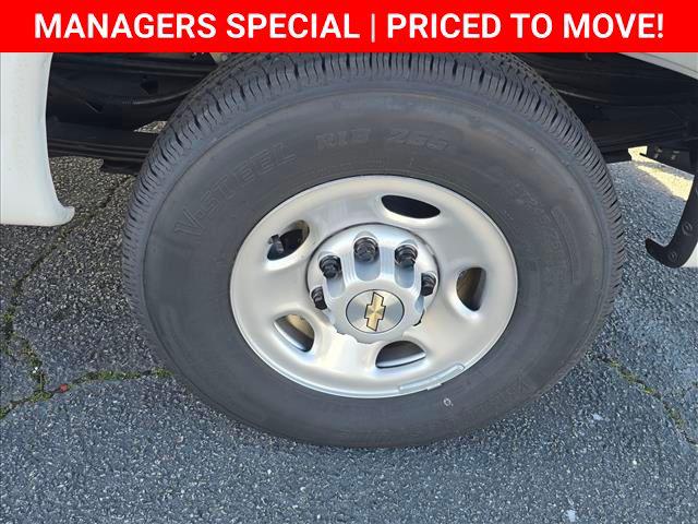 2025 Chevrolet Express Cargo Van RWD 2500 Extended Wheelbase WT