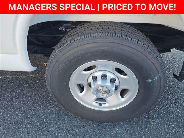 2025 Chevrolet Express Cargo Van RWD 2500 Extended Wheelbase WT