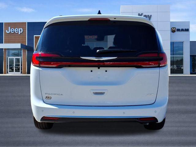 2026 Chrysler Pacifica Select AWD