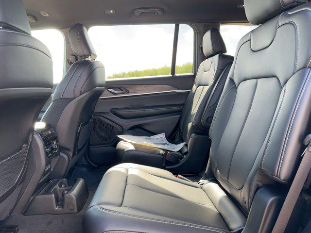 2025 Jeep Grand Cherokee L Limited 4x4