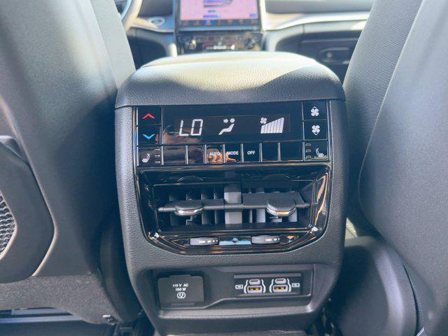 2025 Jeep Grand Cherokee L Limited 4x4