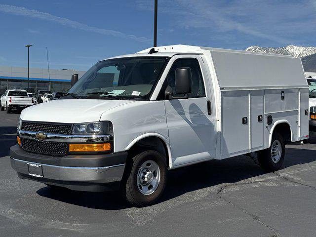 2025 Chevrolet Express Cutaway Work Van
