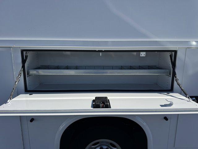 2025 Chevrolet Express Cutaway Work Van