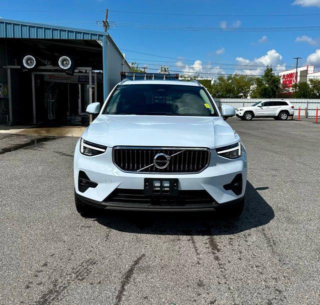 2025 Volvo XC40 B5 Plus Bright Theme 2025 Volvo XC40 B5 Plus Bright Theme