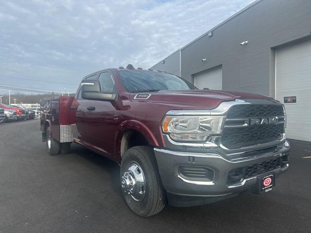 2023 RAM Ram 3500 Chassis Cab RAM 3500 TRADESMAN CREW CAB CHASSIS 4X4 60 CA
