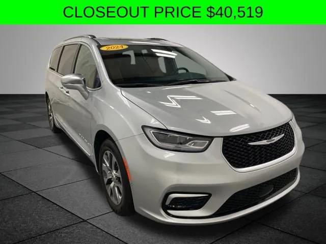 2024 Chrysler Pacifica Hybrid Pinnacle 2024 Chrysler Pacifica Hybrid Pinnacle