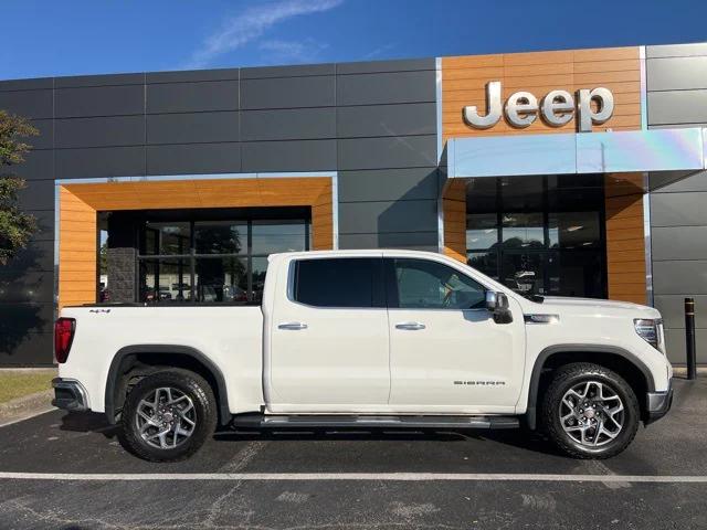 2022 GMC Sierra 1500 4WD Crew Cab Short Box SLT