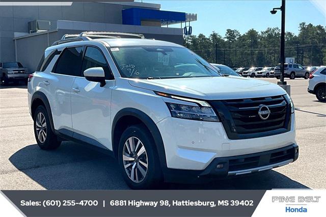 2023 Nissan Pathfinder SL 4WD