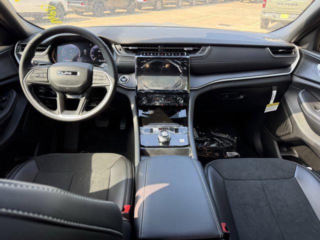 2025 Jeep Grand Cherokee L Altitude X 4x2