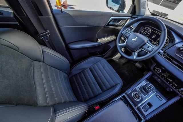 2025 Mitsubishi Outlander PHEV SE S-AWC