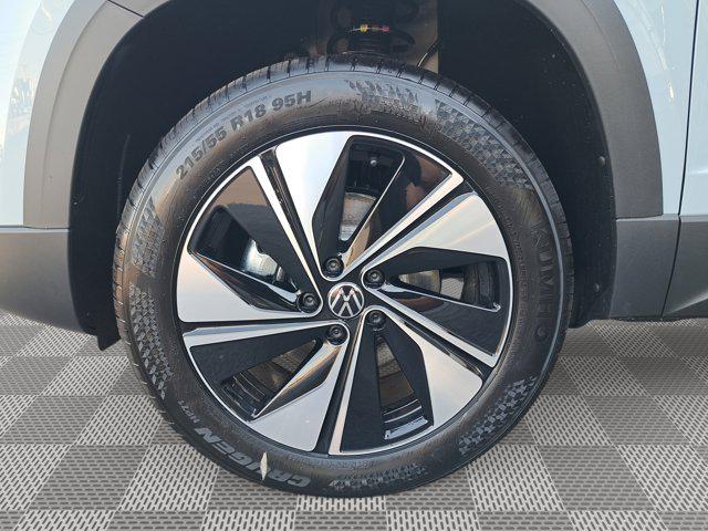 2025 Volkswagen Taos 1.5T SE