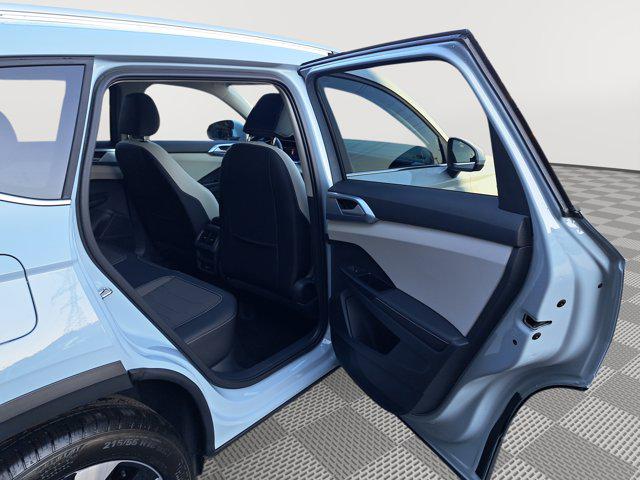 2025 Volkswagen Taos 1.5T SE