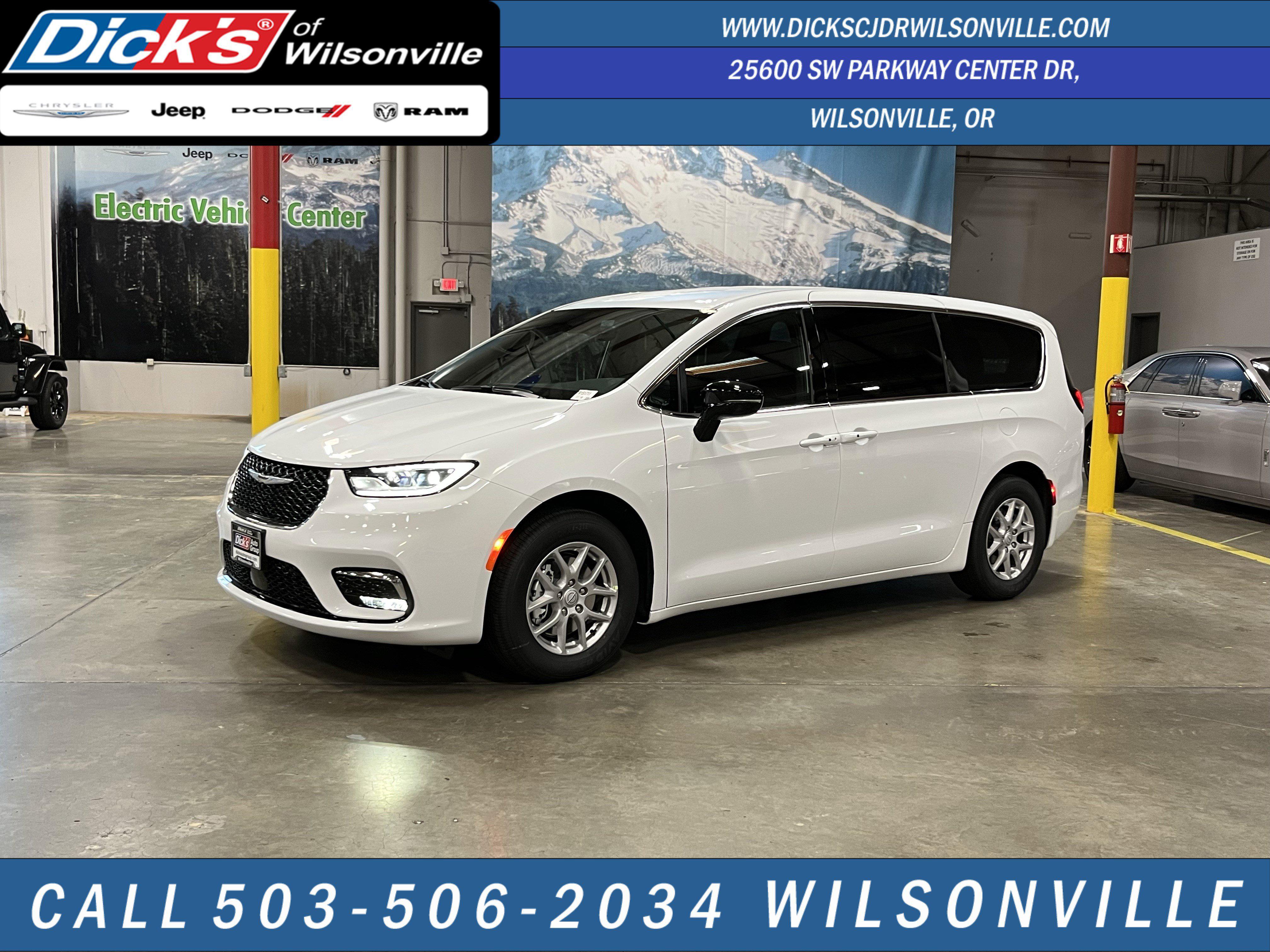 2026 Chrysler Pacifica Select